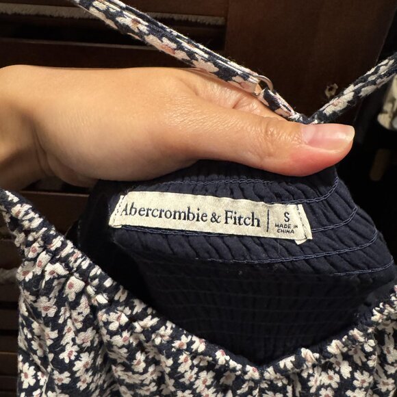 Abercrombie jumpsuit size small - Picture 2 of 3